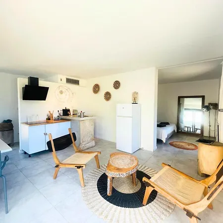 Les Madones Daire Nîmes